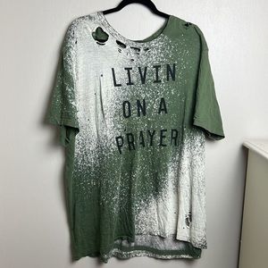 Oversized Distressed Livin‎ On A Prayer T-Shirt